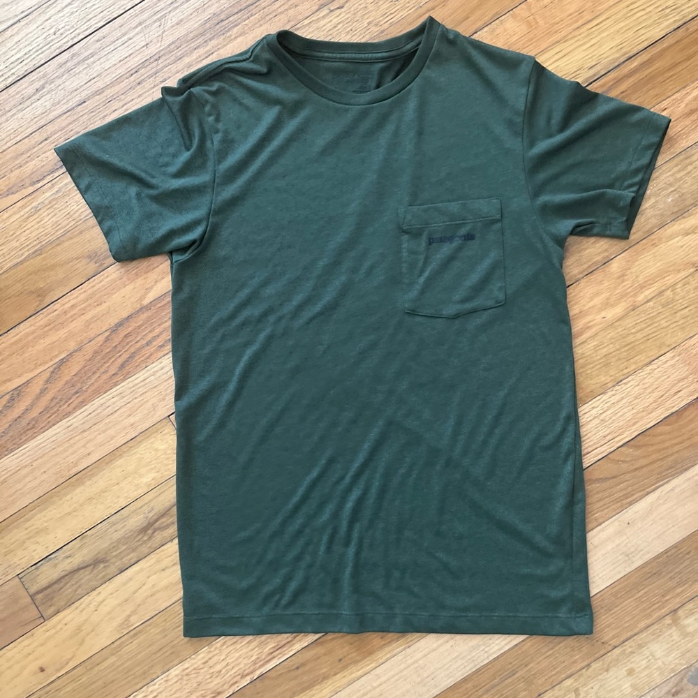 PATAGONIA Men’s Size XS Polyester T Shirt Hunter Green